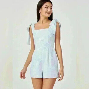 Electra Tie Shoulder Romper in Floral Flutter
by Love, Bonito size XS NWT